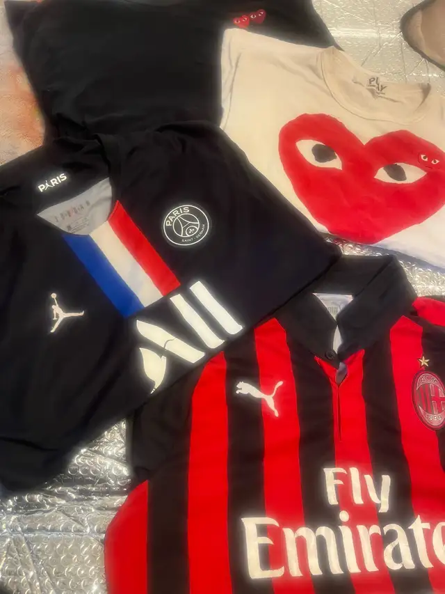 $150 DESIGNER SALES - BURBERRY, GIUSEPPE, GUCCI, VALENTINO - Photo 4