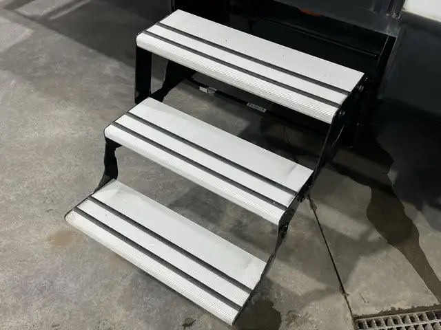 2017 Keystone Outback 332FK, FRONT KITCHEN & DINETTE SPACIOUS - Photo 8