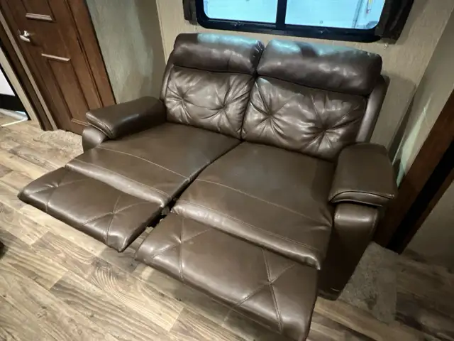 2017 Keystone Outback 332FK, FRONT KITCHEN & DINETTE SPACIOUS - Photo 17