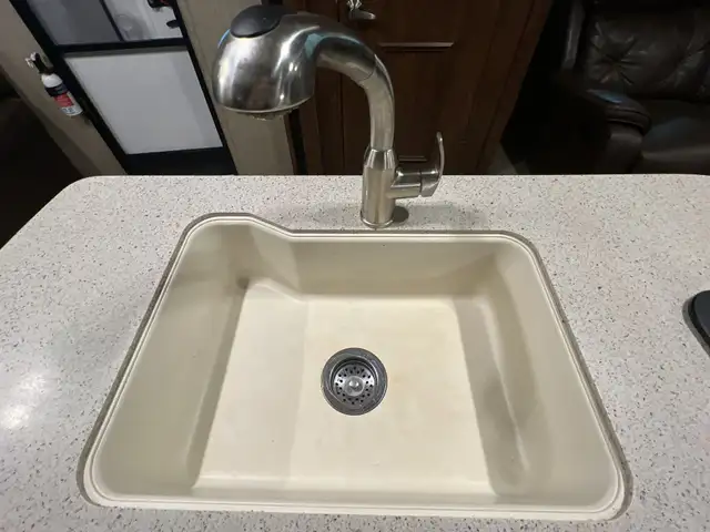 2017 Keystone Outback 332FK, FRONT KITCHEN & DINETTE SPACIOUS - Photo 25