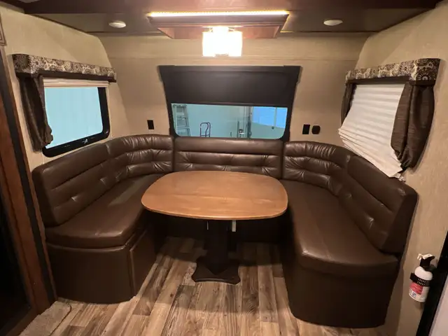 2017 Keystone Outback 332FK, FRONT KITCHEN & DINETTE SPACIOUS - Photo 32