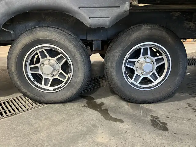 2017 Keystone Outback 332FK, FRONT KITCHEN & DINETTE SPACIOUS - Photo 34