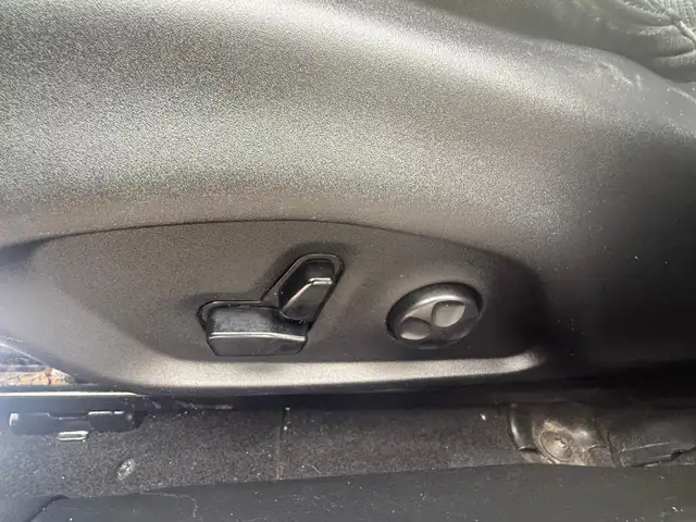 2018 JEEP COMPASS LIMITED - LEATHER SEATS - NAVIGATION - SUNROOF - Photo 19