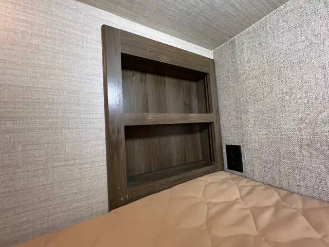 2018 KEYSTONE BULLET 247BHSW BUNKS, REAR BATHROOM, SECOND ACCESS - Photo 31