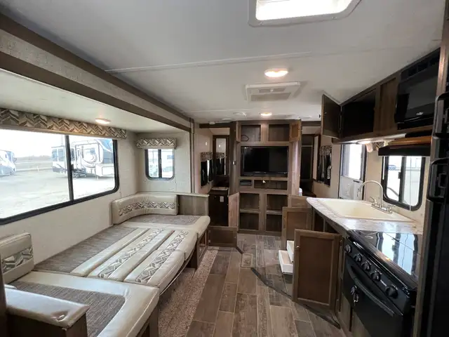 2018 KEYSTONE BULLET 247BHSW BUNKS, REAR BATHROOM, SECOND ACCESS - Photo 39