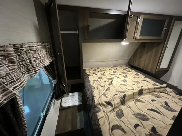 2018 KEYSTONE BULLET 272BHS, BUNKS, REAR BATHROOM, SECOND ACCESS - Photo 30