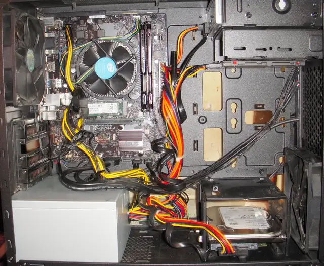 8th Gen Intel i7  8700 4.6GHz 6 Core 16gigs DDR4 M.2SSD - Photo 2