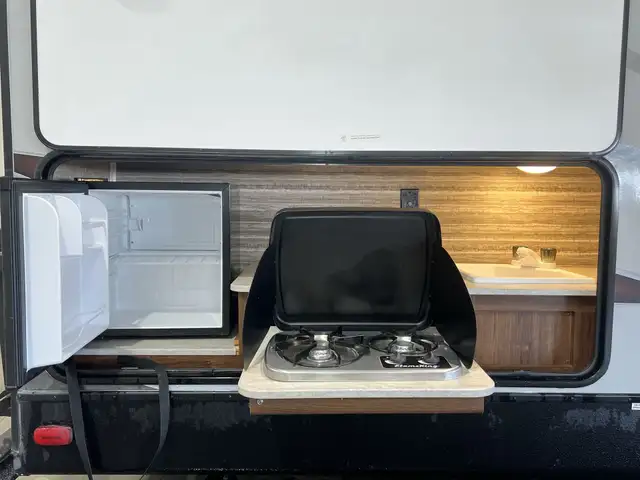 2018 Wilderness 2475BBH BUNKS, SPACIOUS, OUTDOOR KITCHEN - Photo 13