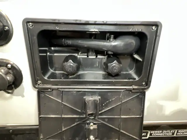 2018 Wilderness 2475BBH BUNKS, SPACIOUS, OUTDOOR KITCHEN - Photo 15