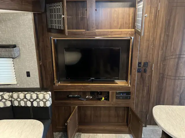 2018 Wilderness 2475BBH BUNKS, SPACIOUS, OUTDOOR KITCHEN - Photo 19