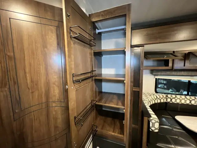 2018 Wilderness 2475BBH BUNKS, SPACIOUS, OUTDOOR KITCHEN - Photo 21