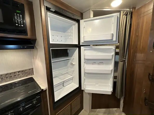 2018 Wilderness 2475BBH BUNKS, SPACIOUS, OUTDOOR KITCHEN - Photo 24