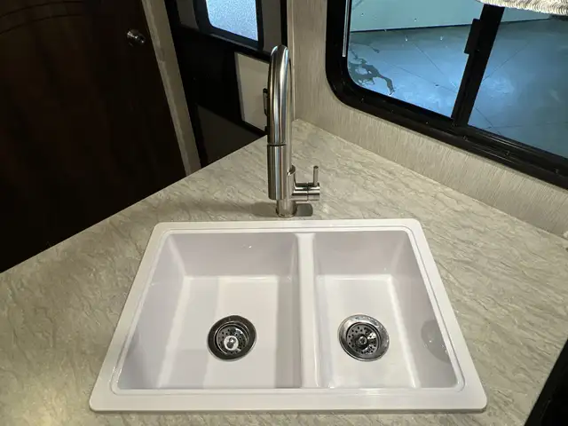 2018 Wilderness 2475BBH BUNKS, SPACIOUS, OUTDOOR KITCHEN - Photo 26