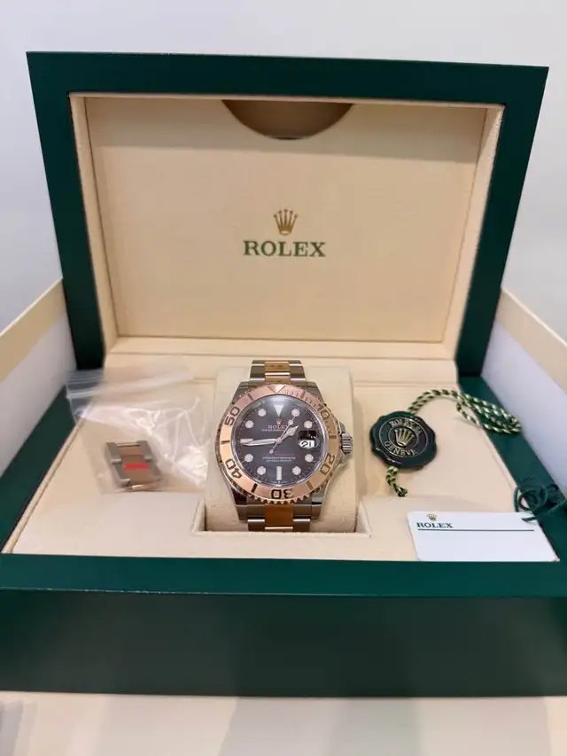 Rolex 2021 Yacht-Master Two Tone 40mm Black Dial 126621 Full Set - Photo 2