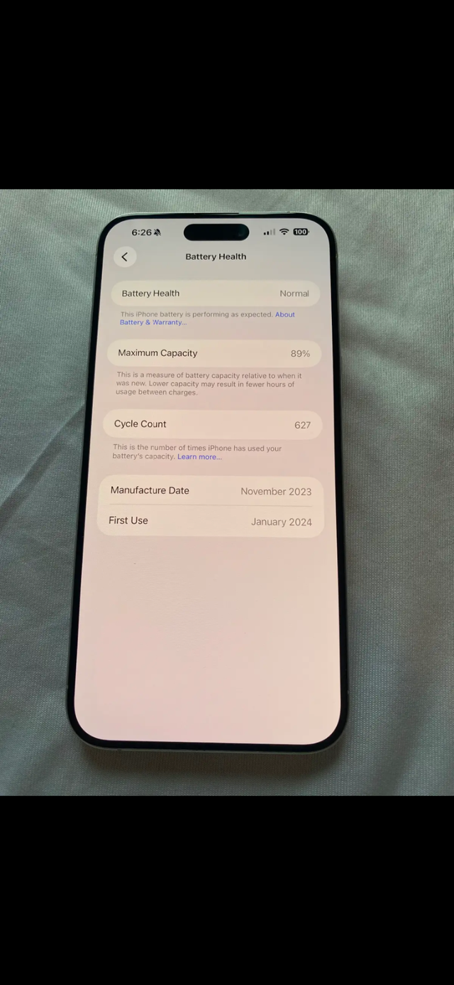 Like-new unlocked iPhone 15 Pro Max (256GB) in White Titanium - Photo 2