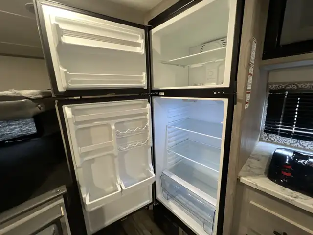 2022 Coleman 18BH LIGHT WEIGHT, DOUBLE BUNKS - Photo 16