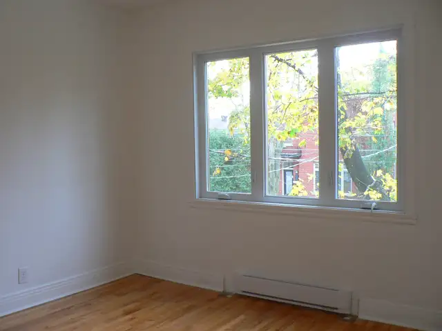 NDG 3Bed1bath   office spacious apartment -2nd floor Duplex - Photo 4
