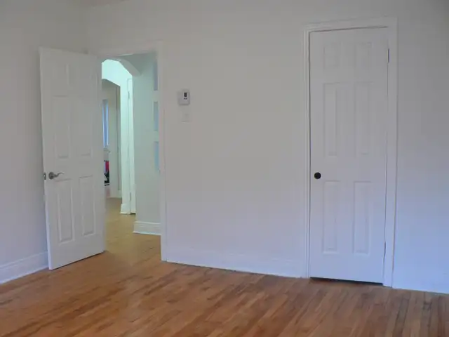 NDG 3Bed1bath   office spacious apartment -2nd floor Duplex - Photo 6