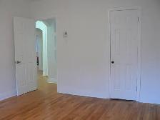 NDG 3Bed1bath   office spacious apartment -2nd floor Duplex - Photo 6
