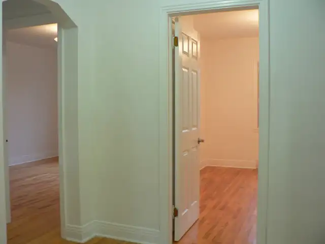 NDG 3Bed1bath   office spacious apartment -2nd floor Duplex - Photo 7