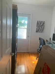 NDG 3Bed1bath   office spacious apartment -2nd floor Duplex - Photo 12