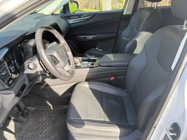 2022 Lexus NX250 - Photo 8