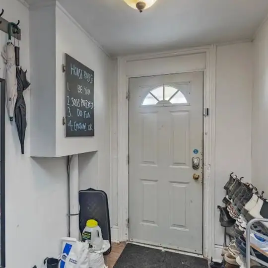 Queen's University Student Housing - 1 bedroom for rent (May 1) - Photo 8