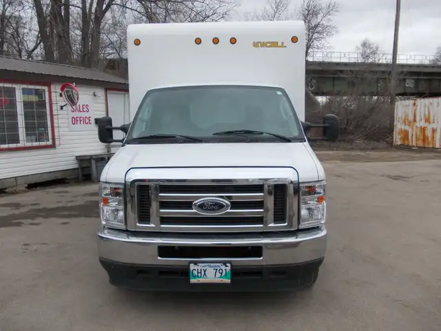 2021 Ford E-Series Cutaway a - Photo 2