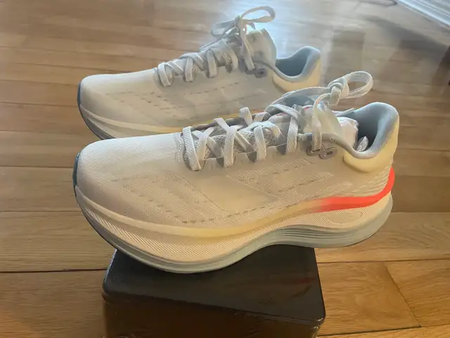 Li-Ning Running Shoes, size 7 Women - Photo 2