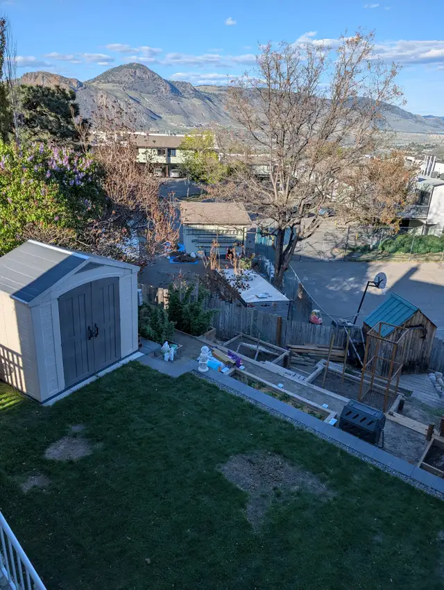 House for sale by owner - 1241 Monashee Court, Kamloops, BC - Photo 7