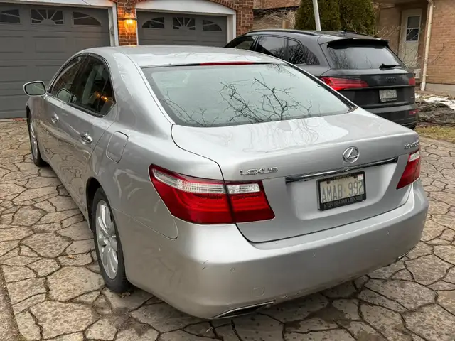 FOR SALE – 2008 Lexus LS 460 - Photo 4