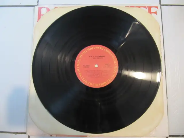 Ray Conniff I Will Survive Vinyl LP Catalogue# PC36255  Cir1979 - Photo 2