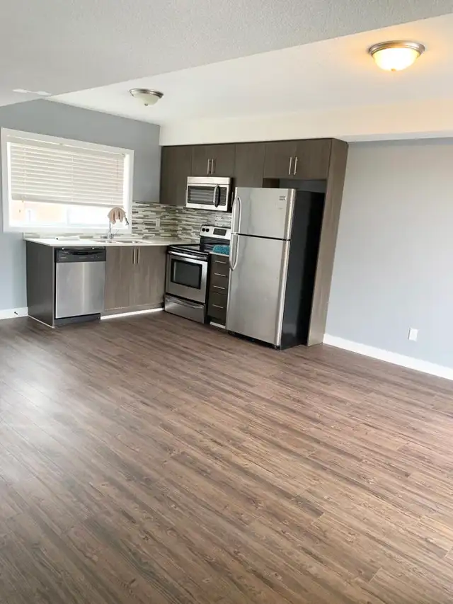 2 BED 2 STOREY STACKED TOWN W/ BALCONY avail July 1 - Photo 5