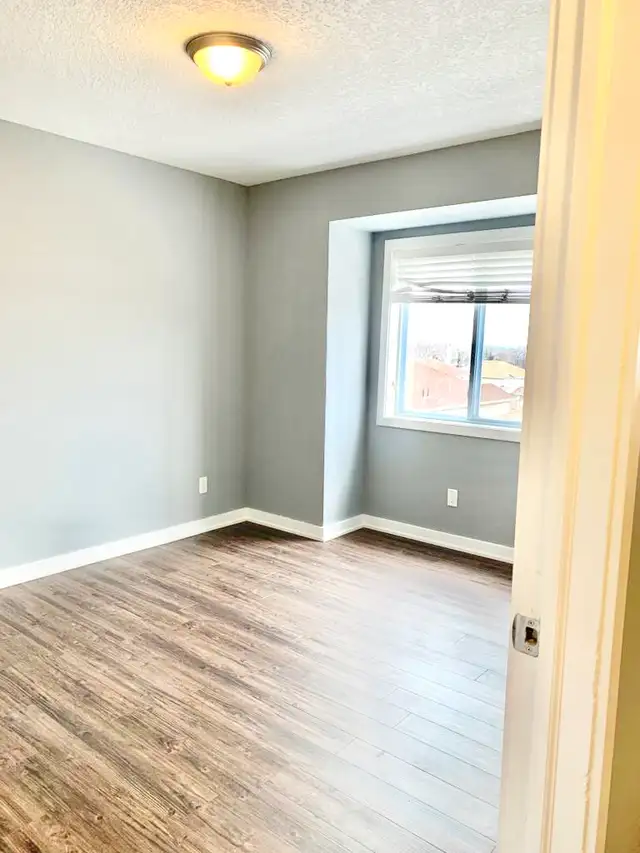 2 BED 2 STOREY STACKED TOWN W/ BALCONY avail July 1 - Photo 10