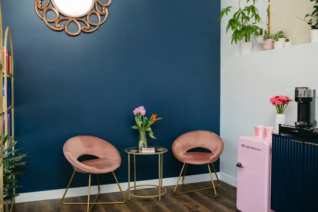 Hairstylist come work in the Canadian Rockies!