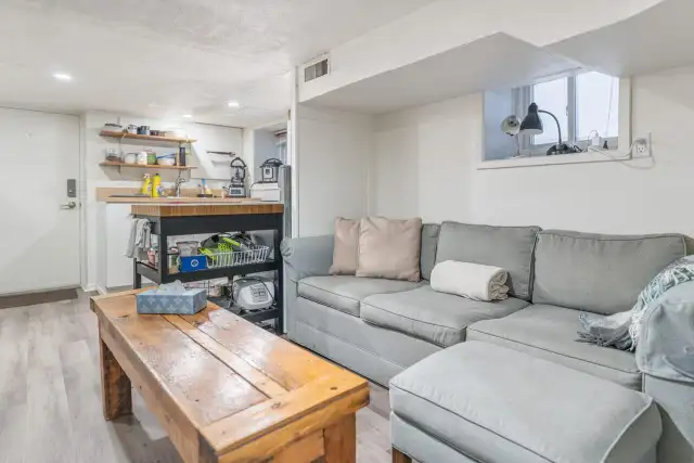Looking for a Cleaner Small basement Apartment Dufferin/Bloor