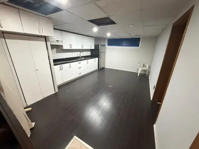 $1500 ALL INCLUSIVE — 1 Bedroom   2 Parking — South Etobicoke