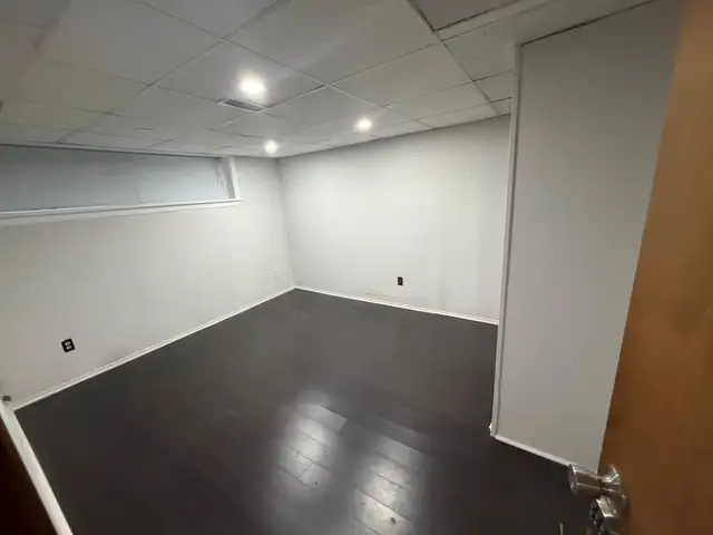 $1500 ALL INCLUSIVE — 1 Bedroom   2 Parking — South Etobicoke - Photo 4