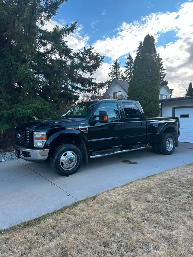 2008 Ford F-350 Diesel Dually – 113,000 KM – One Owner