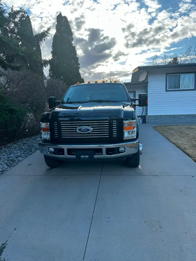 2008 Ford F-350 Diesel Dually – 113,000 KM – One Owner - Photo 3