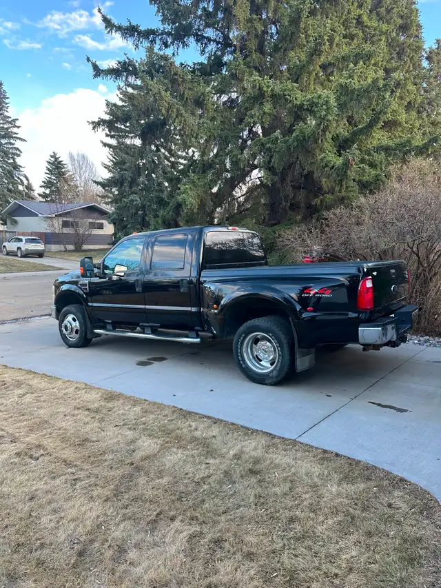 2008 Ford F-350 Diesel Dually – 113,000 KM – One Owner - Photo 9