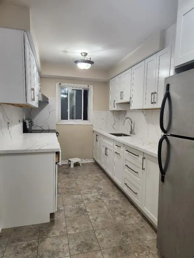 Upper level single bedroom $ 650 May 1 near Sheridan Brampton - Photo 2