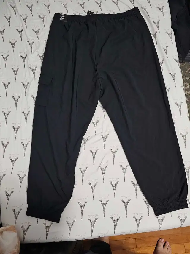 Adidas Black Cargo Pants – 2XL – New - Photo 2