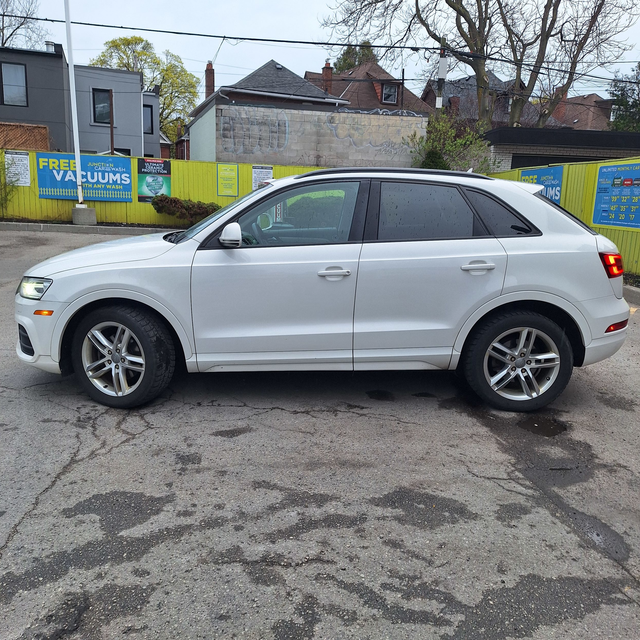 2016 Audi Q3 TFSI Komfort, AWD, 2.0L 4cyl, 43 Service records! - Photo 7