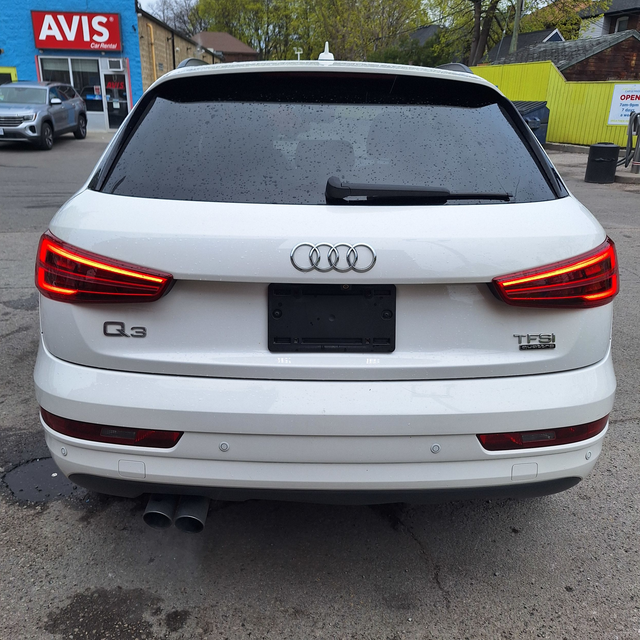 2016 Audi Q3 TFSI Komfort, AWD, 2.0L 4cyl, 43 Service records! - Photo 9
