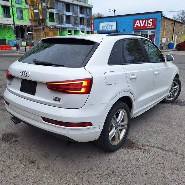 2016 Audi Q3 TFSI Komfort, AWD, 2.0L 4cyl, 43 Service records! - Photo 10