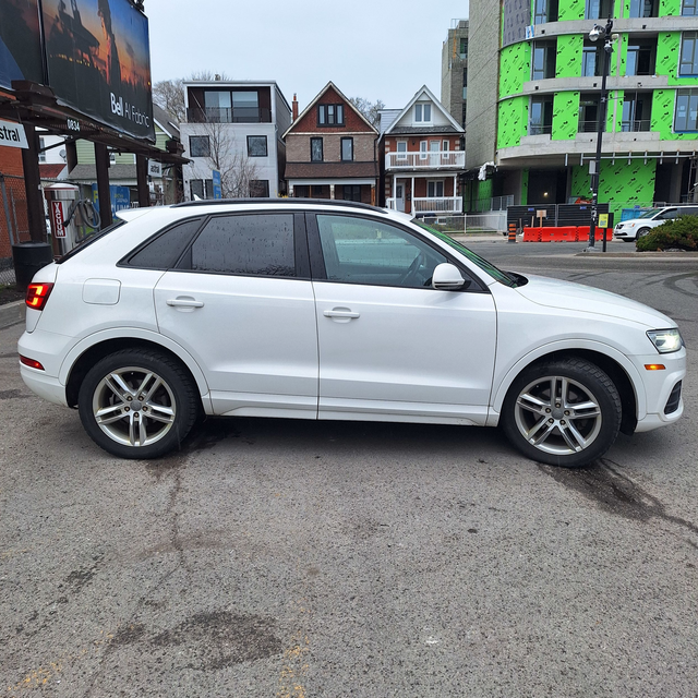 2016 Audi Q3 TFSI Komfort, AWD, 2.0L 4cyl, 43 Service records! - Photo 11