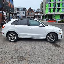 2016 Audi Q3 TFSI Komfort, AWD, 2.0L 4cyl, 43 Service records! - Photo 11