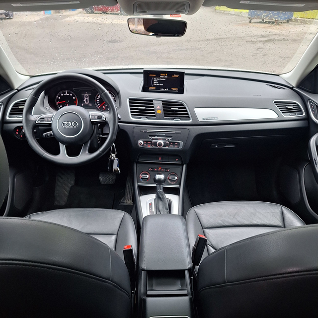 2016 Audi Q3 TFSI Komfort, AWD, 2.0L 4cyl, 43 Service records! - Photo 15