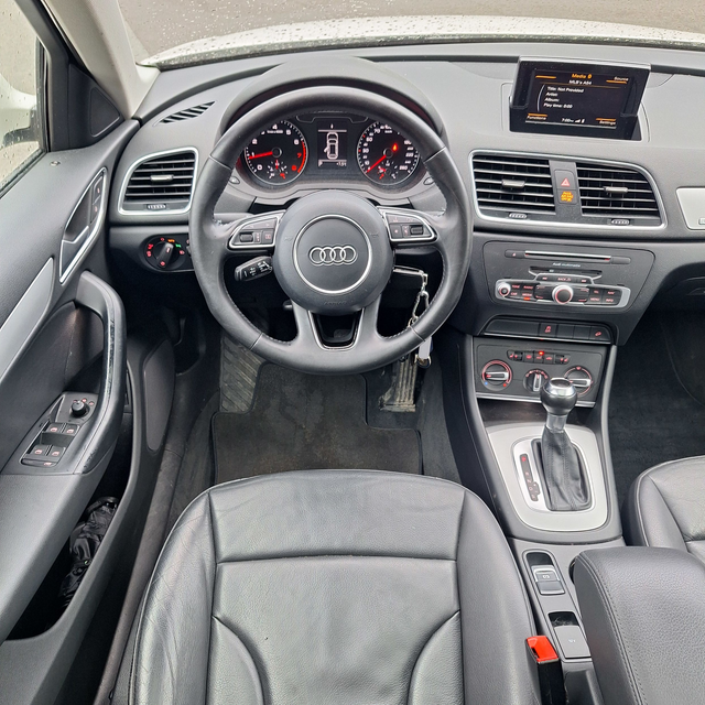 2016 Audi Q3 TFSI Komfort, AWD, 2.0L 4cyl, 43 Service records! - Photo 16